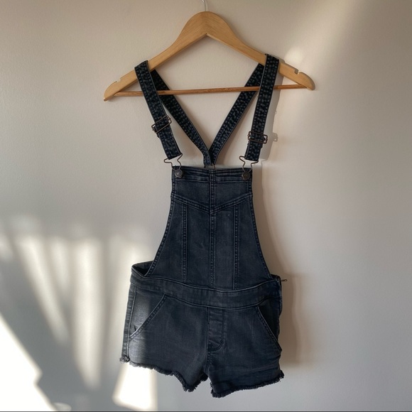 Abercrombie and Fitch Overall Shorts - Picture 1 of 6
